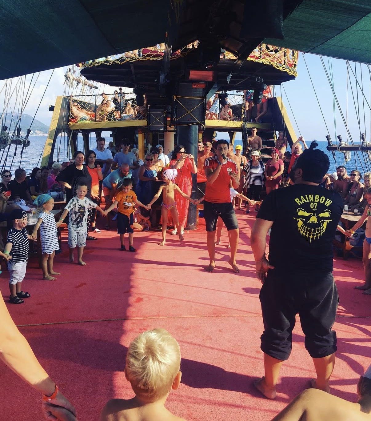 RAINBOW 007 ALANYA HER ŞEY DAHİL TEKNE TURU
