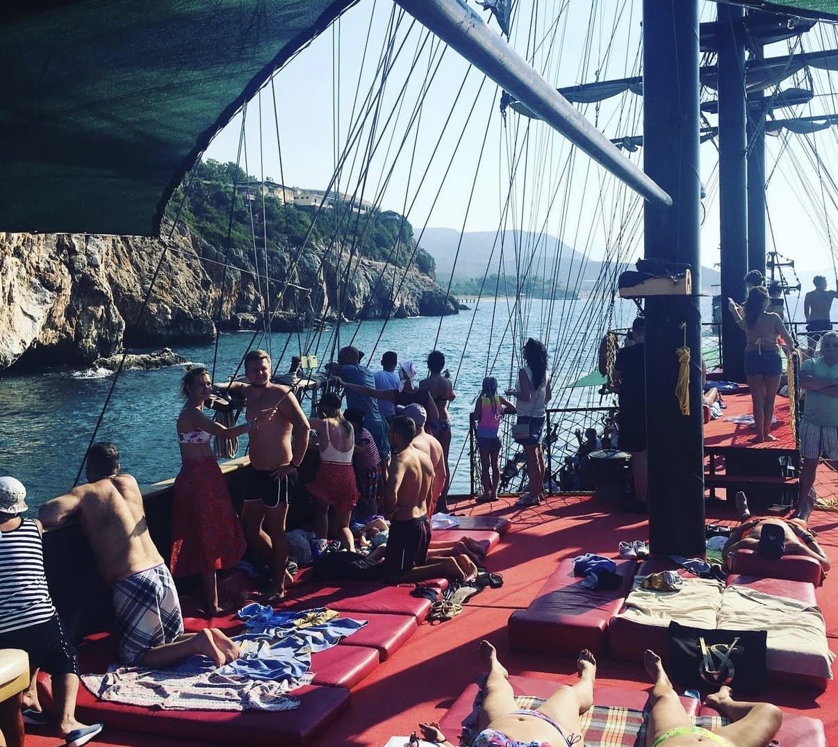 RAINBOW 007 ALANYA HER ŞEY DAHİL TEKNE TURU